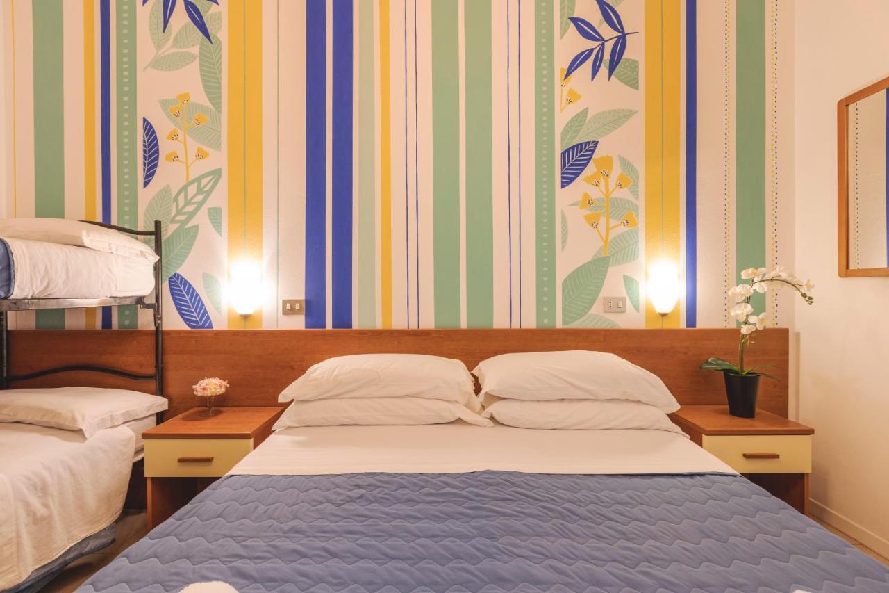 Hotel Clift Cervia Bagian luar foto
