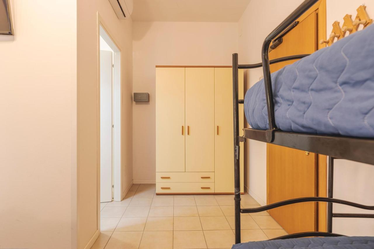 Hotel Clift Cervia Bagian luar foto