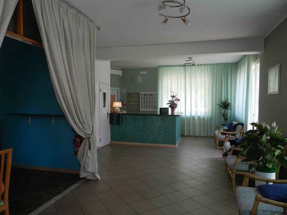 Hotel Clift Cervia Bagian luar foto